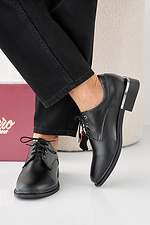 Schwarze Damen-Lederschuhe fr Frhling und Herbst  2505349 Foto №5