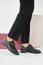 Schwarze Damen-Lederschuhe fr Frhling und Herbst  2505349 Foto №8
