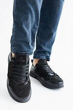 Мужские кожаные кроссовки на шнурках в черном цвете 8019351 фото №2