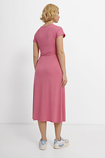 Трикотажна сукня LUISA рожевого кольору під пояс із короткими рукавами Garne 3040353 фото №2