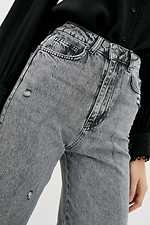 Серые широкие джинсы клеш высокой посадки с рваными коленями 4009362 фото №4
