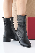 Schwarze Damen-Lederstiefel fr Frhling und Herbst 2505365 Foto №6