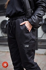 Теплые спортивные штаны карго на флисе в черном цвете Without 8048366 фото №3