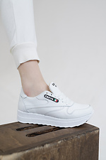 Белые кожаные кроссовки на платформе для города  8018367 фото №10