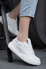 Белые кожаные кроссовки на платформе 8018371 фото №1