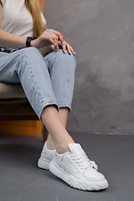 Белые кожаные кроссовки на платформе 8018371 фото №3