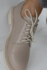 Beżowe klasyczne buty damskie wykonane ze skóry naturalnej  8019372 zdjęcie №5