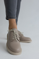 Beżowe klasyczne buty damskie wykonane ze skóry naturalnej  8019372 zdjęcie №7