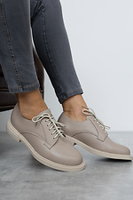 Бежевые классические женские туфли из натуральной кожи  8019372 фото №8