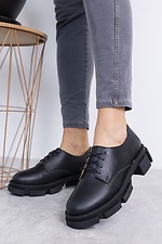 Черные женские туфли из натуральной кожи на платформе 8019374 фото №1