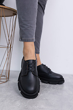 Черные женские туфли из натуральной кожи на платформе 8019374 фото №2