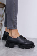 Черные женские туфли из натуральной кожи на платформе 8019374 фото №3
