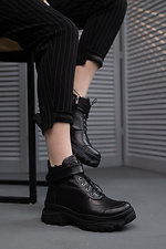 Черные осенние ботинки на массивной платформе  8018376 фото №1
