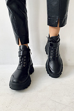 Black autumn boots on a massive platform  8018376 photo №3