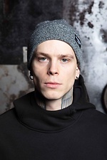 Теплая вязаная шапка серого цвета с отворотом Custom Wear 8025376 фото №2