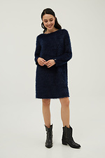 Мохнатое платье-свитер длиной до колен из трикотажа "травка" синего цвета Garne 3039377 фото №1