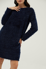 Мохнатое платье-свитер длиной до колен из трикотажа "травка" синего цвета Garne 3039377 фото №5