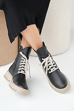 Women's winter black-beige leather boots  2505378 photo №8