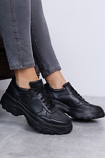 Черные массивные кроссовки из натуральной кожи на платформе 8019381 фото №1