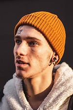 Теплая вязаная шапка рыжего цвета с отворотом Custom Wear 8025382 фото №5