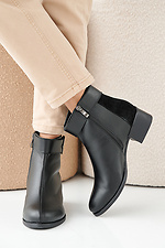 Schwarze Damen-Lederstiefel fr Frhling und Herbst 2505383 Foto №5