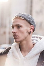 Теплая вязаная шапка серого цвета с отворотом Custom Wear 8025383 фото №4