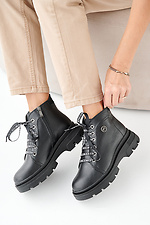 Schwarze Damen-Lederstiefel fr Frhling und Herbst 2505384 Foto №6