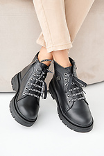 Schwarze Damen-Lederstiefel fr Frhling und Herbst 2505384 Foto №7