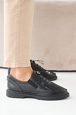 Schwarze Damen-Lederschuhe fr Frhling und Herbst  2505389 Foto №2