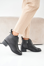 Schwarze Damen-Lederstiefel fr Frhling und Herbst 2505390 Foto №5