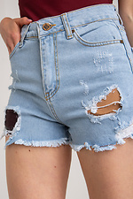 Короткие джинсовые шорты с рваными краями  4014391 фото №4