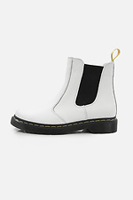 Chelsea-Stiefel aus weißem Leder mit elastischen Bändern  4205392 Foto №1