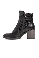 Mid-heeled demi-season leather boots with lacquer inserts  4205398 photo №2