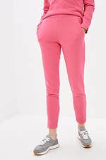 Розовые спортивные штаны 221210 зауженного кроя из хлопкового трикотажа Garne 3039405 фото №1