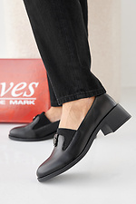 Schwarze Damen-Lederschuhe fr Frhling und Herbst 2505406 Foto №2