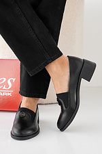 Schwarze Damen-Lederschuhe fr Frhling und Herbst 2505406 Foto №3