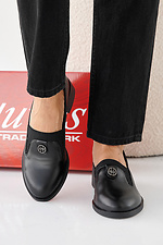 Schwarze Damen-Lederschuhe fr Frhling und Herbst 2505406 Foto №4