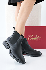 Schwarze Damen-Lederstiefel fr Frhling und Herbst 2505407 Foto №1