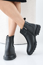 Schwarze Damen-Lederstiefel fr Frhling und Herbst 2505407 Foto №5