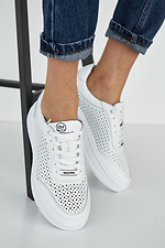 Жіночі літні кросівки із білої перфорованої шкіри.  8019408 фото №1