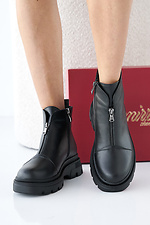 Schwarze Damen-Lederstiefel fr Frhling und Herbst  2505409 Foto №2