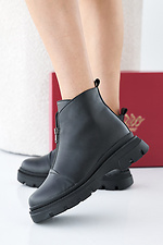 Schwarze Damen-Lederstiefel fr Frhling und Herbst  2505409 Foto №3