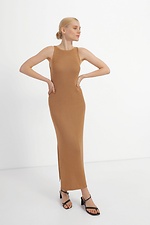 Вязаное трикотажное платье с разрезом коричневого цвета  4038409 фото №1
