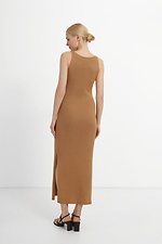 Вязаное трикотажное платье с разрезом коричневого цвета  4038409 фото №3