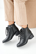 Schwarze Damen-Lederstiefel fr Frhling und Herbst  2505414 Foto №3