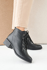 Schwarze Damen-Lederstiefel fr Frhling und Herbst  2505414 Foto №6