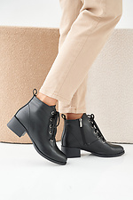 Schwarze Damen-Lederstiefel fr Frhling und Herbst  2505414 Foto №9