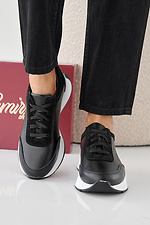 Damen-Sneakers aus schwarzem Leder fr Frhling und Herbst 2505416 Foto №3