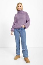 Dzianinowy sweter damski z wysokim kołnierzem w kolorze liliowym.  4038417 zdjęcie №2