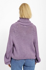 Dzianinowy sweter damski z wysokim kołnierzem w kolorze liliowym.  4038417 zdjęcie №3